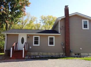 7005 Strawberry Lake Rd, Whitmore Lake, MI 48189