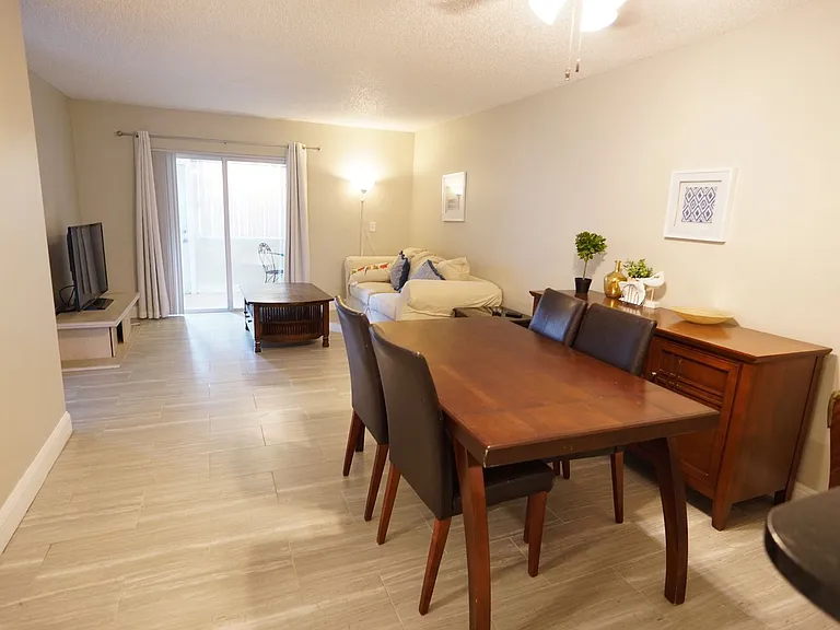 3000 E Sunrise Lakes Dr #123 — Photo 2