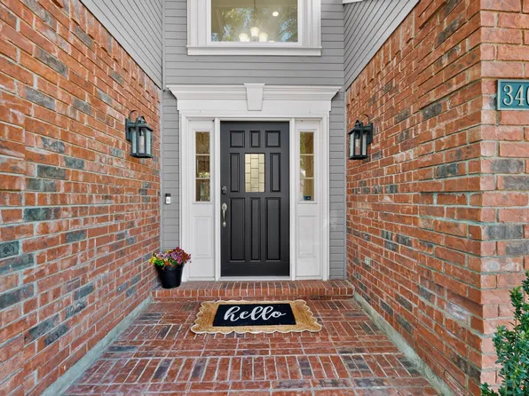 3400 Paint Brush Ln, Bedford, TX 76021