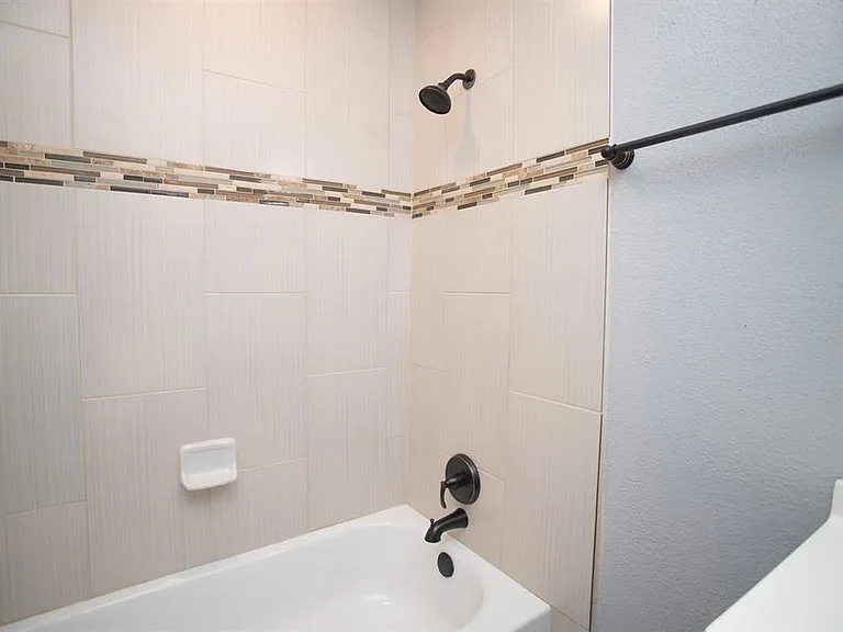 5821 Sunforest Dr — Photo 22