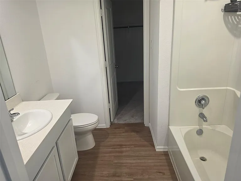 7202 Clover Chase Dr — Photo 11