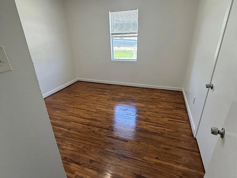 3002 Market St #4 — Photo 10