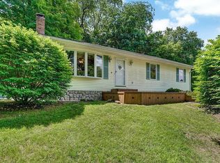 2 Santa Ln, New Milford, CT 06776