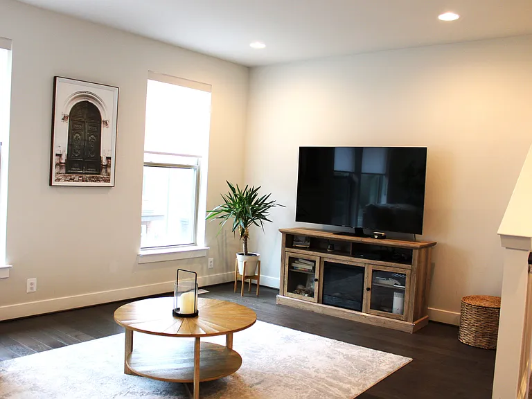 5040 Oakmoore Dr — Photo 17