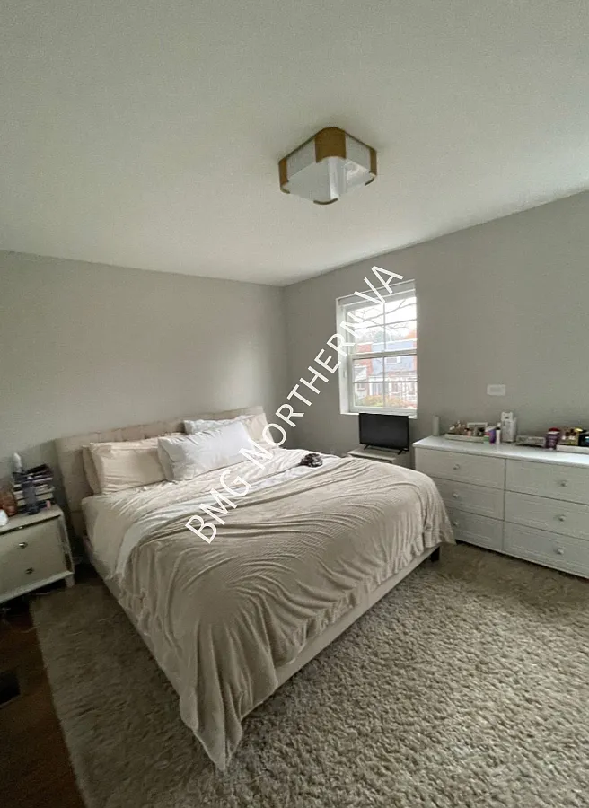 Stylish Remodeled Row House with 2 Bedrooms & 2 Baths in Desirable Del Ray — Photo 4