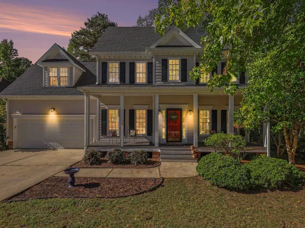 208 Wild Holly Ln, Holly Springs, NC 27540