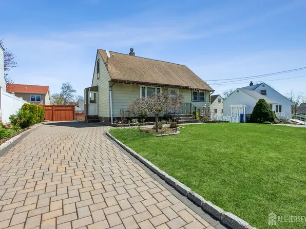 33 Adams St, Iselin, NJ 08830