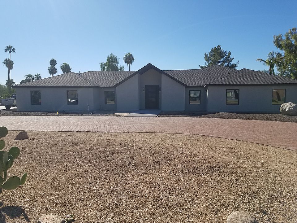 1st image of 301 W Moon Valley Dr