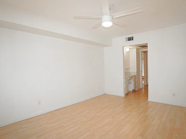 4211 Newton Ave #209 — Photo 14