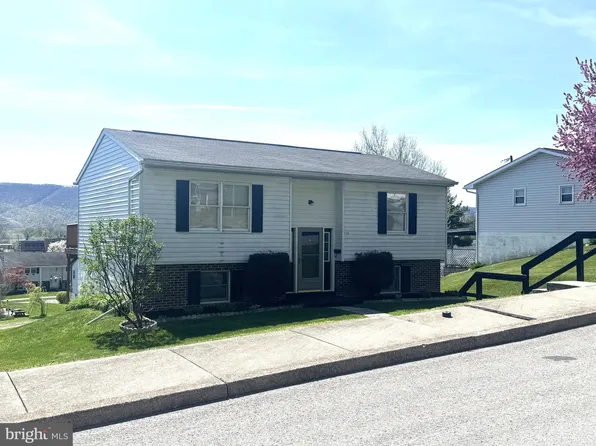 1118 W 6th St, Lewistown, PA 17044