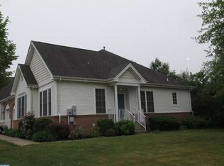 73 Hummingbird Dr, Hamilton, NJ 08690