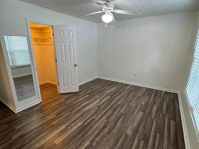 100 Barrington Dr #2 — Photo 14