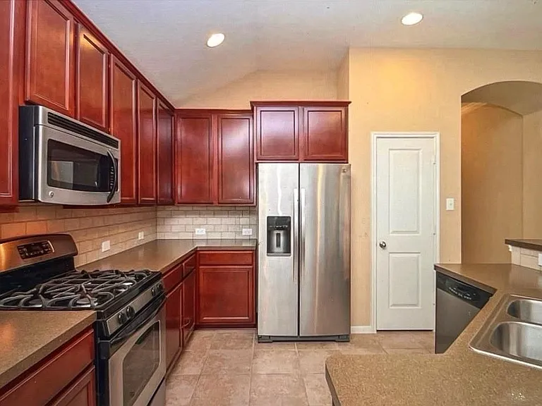 1707 Stieler Dr — Photo 4