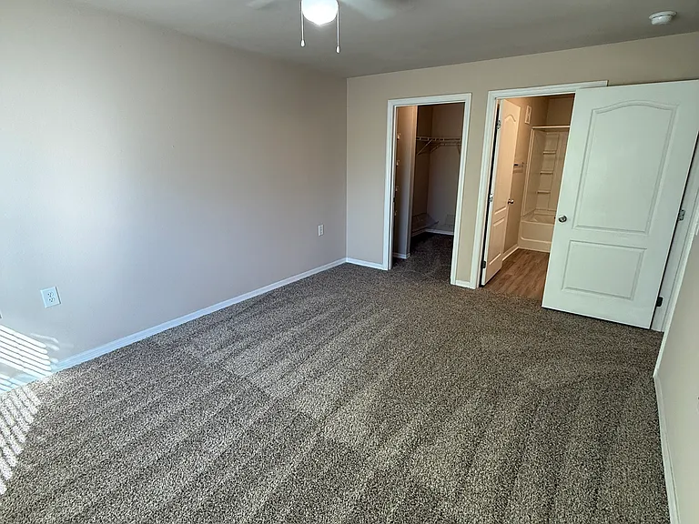1640 Villa Capri Cir #308 — Photo 16