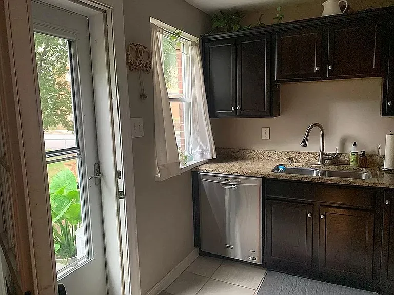 4000 Augusta Ave — Photo 9