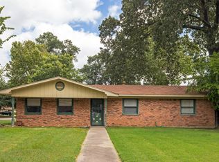 1203 W River Oaks Dr, Longview, TX 75604