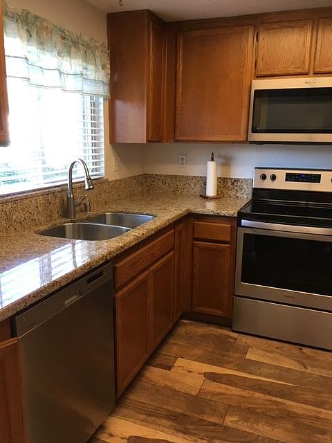 2nd image of 2843 Andover Ave