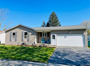 1416 Dangelo Dr, North Tonawanda, NY