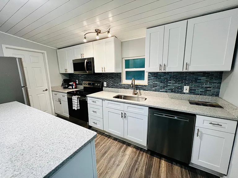 214 Alma Ct — Photo 14