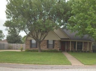 1301 N Saint Charles Ave, Pilot Point, TX 76258