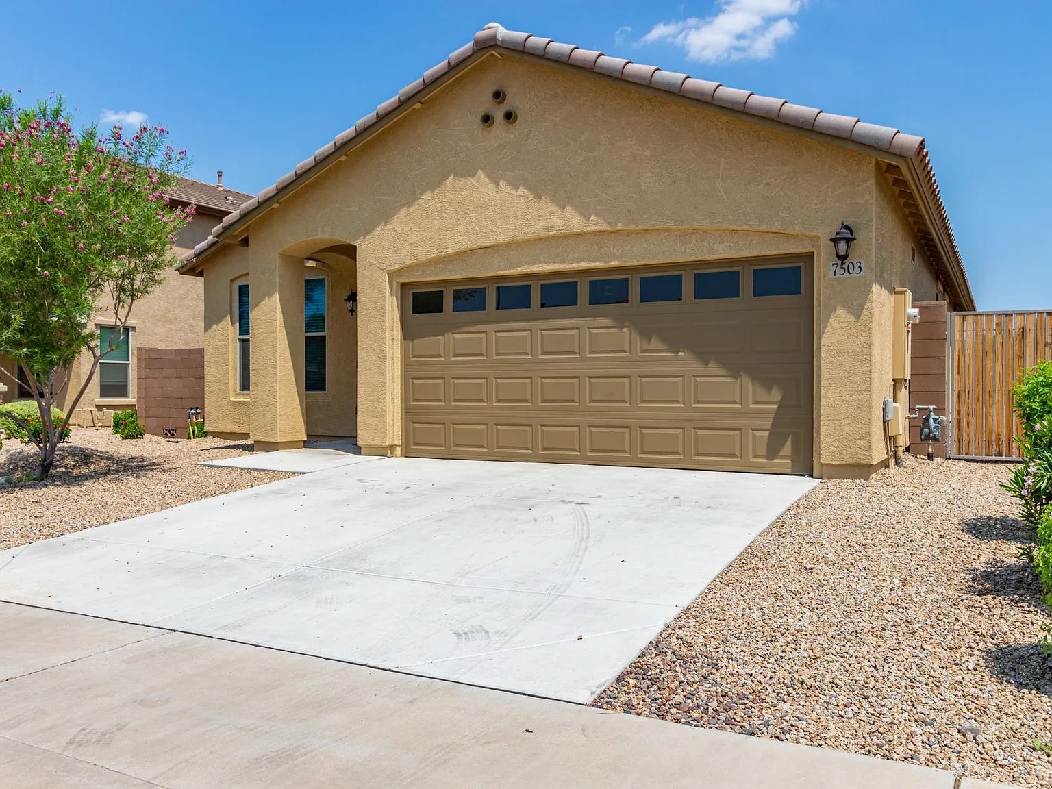 3 bed, 1683 sqft, $2,200 — Photo 3
