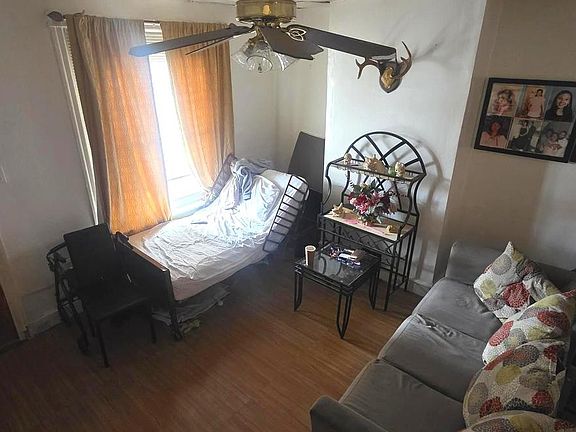 3rd image of 3048 B St