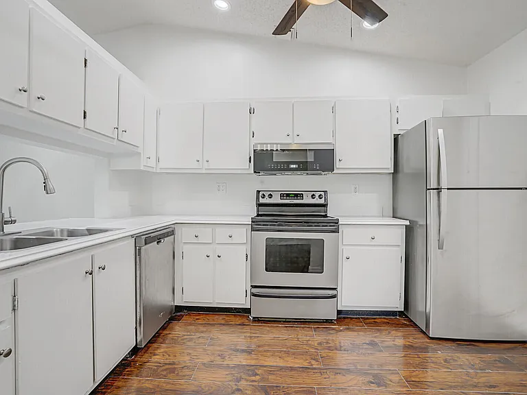 30 Kensington Ln — Photo 12