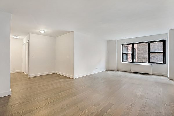 1st image of 120 E 34th St APT 12N