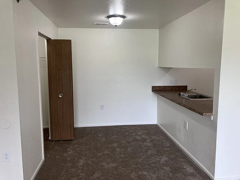 Windsor Place Apartments — Photo 85