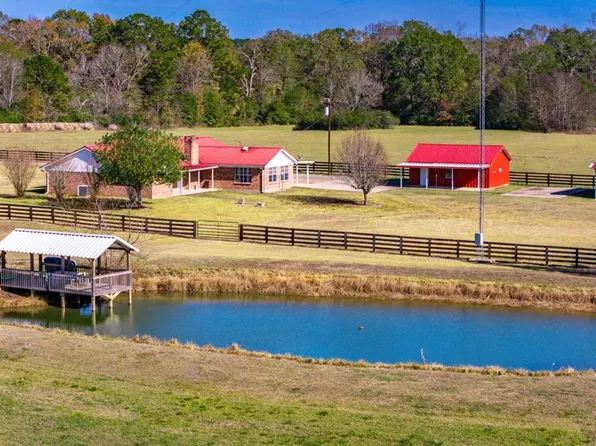 406 Sam Hawkins Rd, Huntington, TX 75949