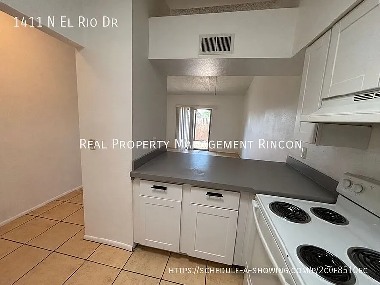 1411 N El Rio Dr — Photo 3