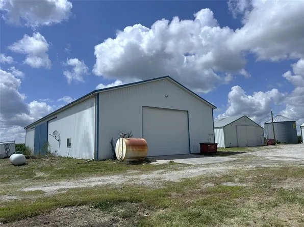 18074 240th Ave, Lacona, IA 50139