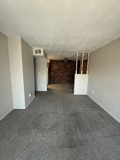 820 N Holden St - 11 — Photo 3