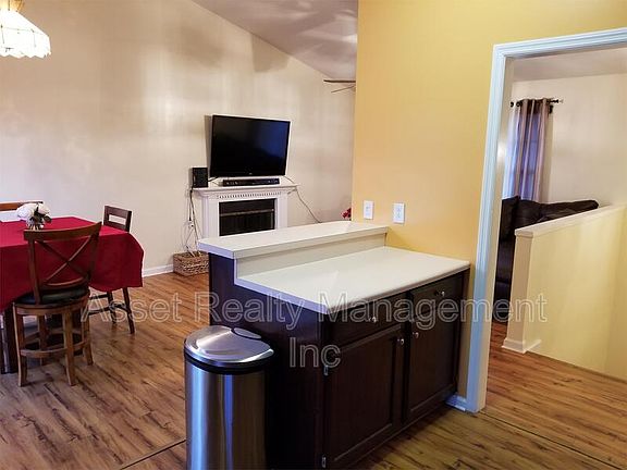 4th image of 4621 Baverton Dr