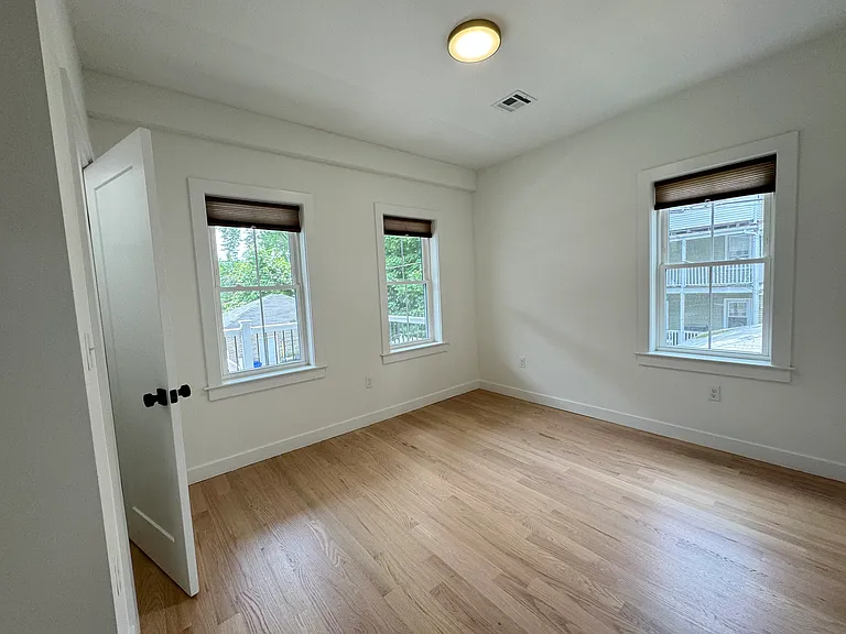 43 Withington St #4 — Photo 8