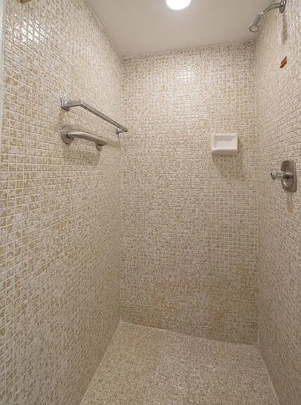 394 Normandy Ln #I — Photo 8
