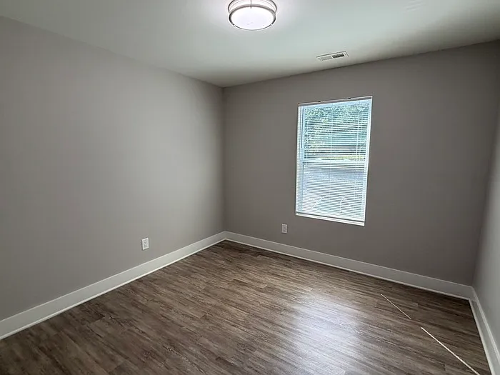 434 Amber St — Photo 8