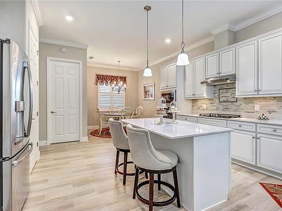 5th image of 2127 Antigua Ln