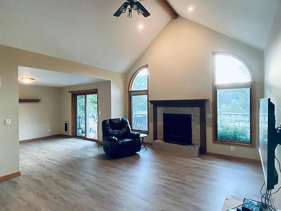 3rd image of 13436 Robin Dr