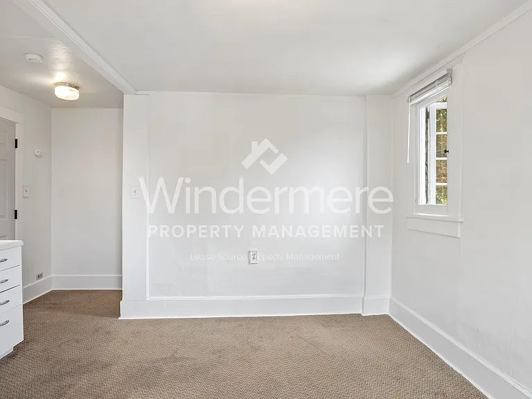628 S Maple St — Photo 11
