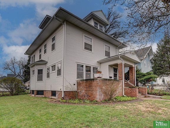 3rd image of 4323 Parker St