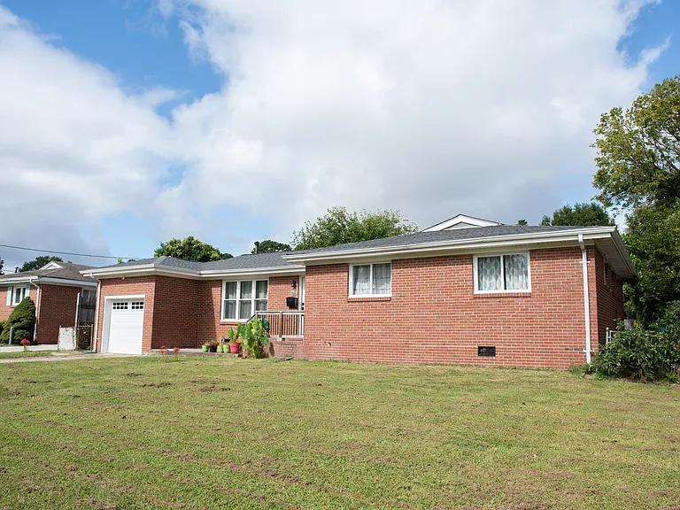 625 Kenneth Rd — Photo 2