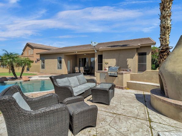 697 W Aloe Pl