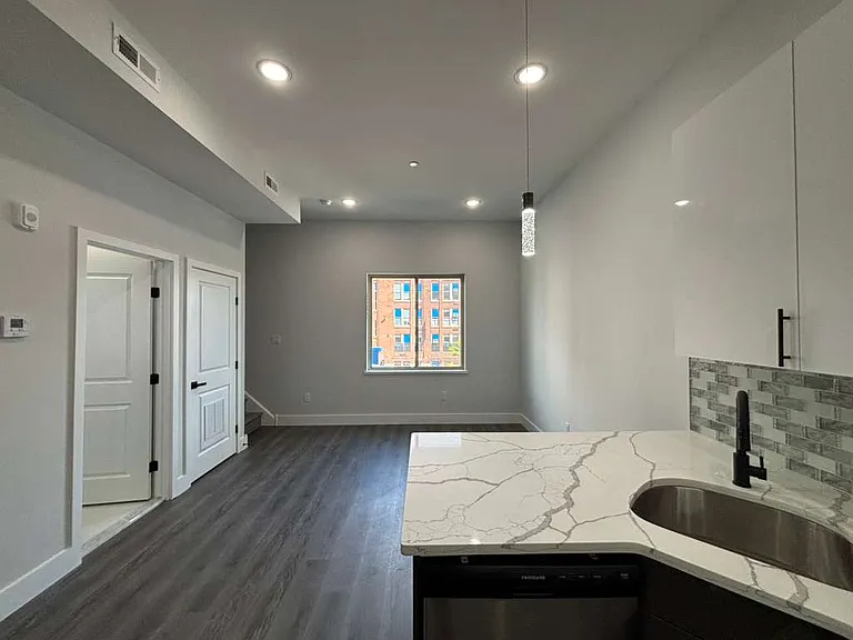 1940 N 22nd St #3 — Photo 3