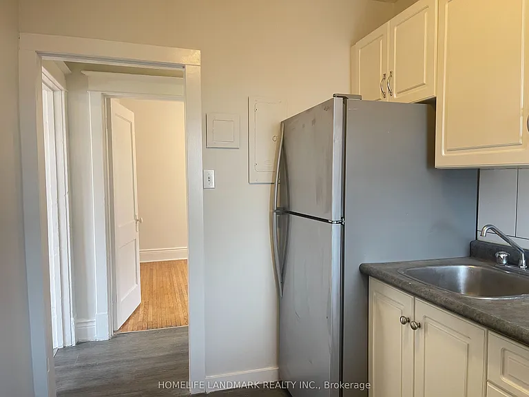 985 Main St E #3 — Photo 6