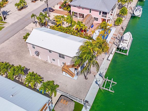 2nd image of 1011 Caribbean Dr E