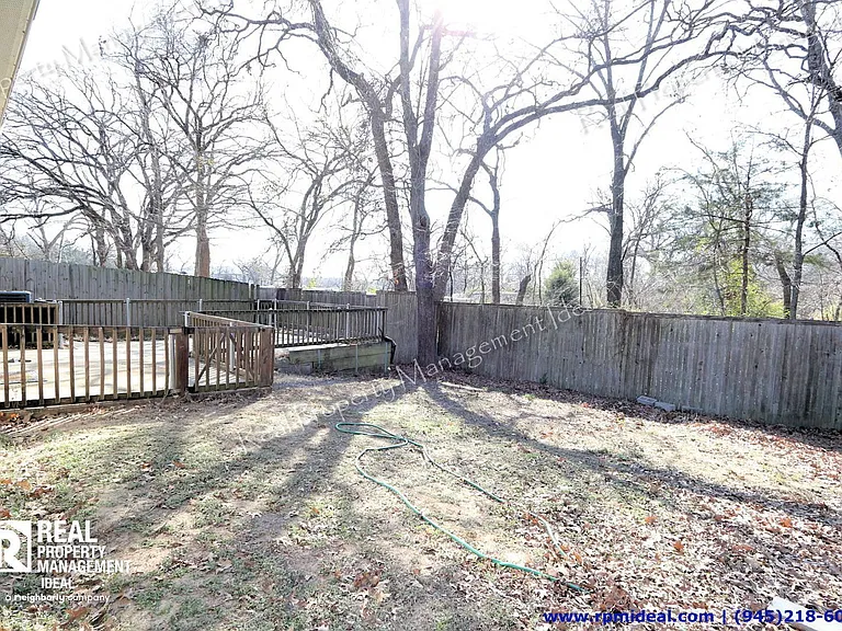 1910 Pin Oak Ln — Photo 32