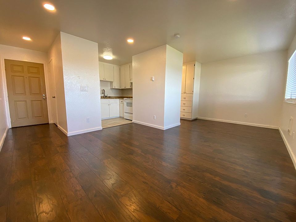 1st image of 3270 Del Monte Blvd APT 44