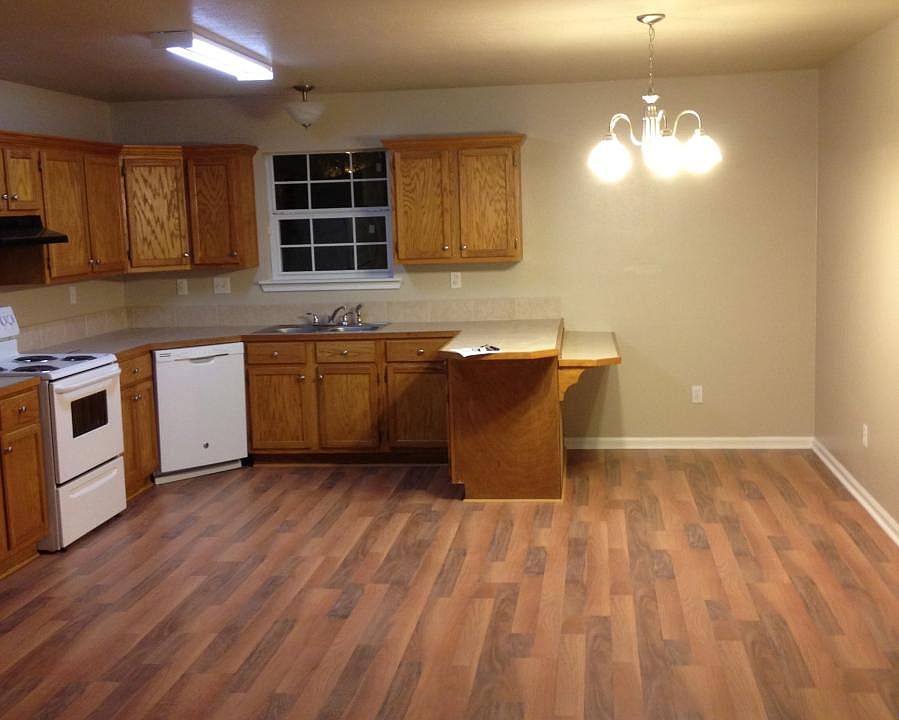 1st image of 601 Auburn Dr