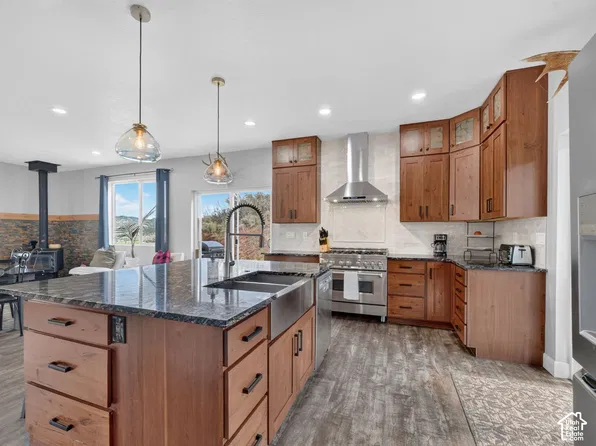 1001 Bridge Hollow Dr, Wanship, UT 84017